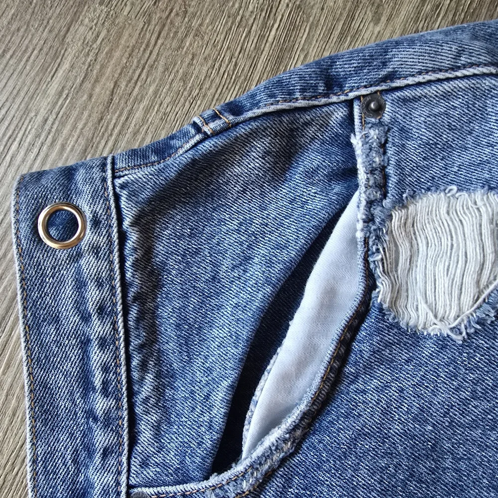 CARMAR Denim Distressed Zip Front Skirt Size 30 Waist NWOT
